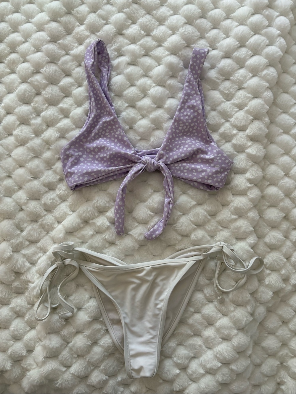 Worn once Polka Dot Tie-Front Bikini Top with White Tie-Side Bottom scrunch butt